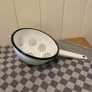 Emaille vergiet met steel - wit / zwart