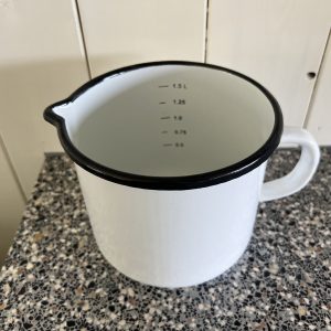 Emaille Maatbeker - 1,5 liter - wit / zwart
