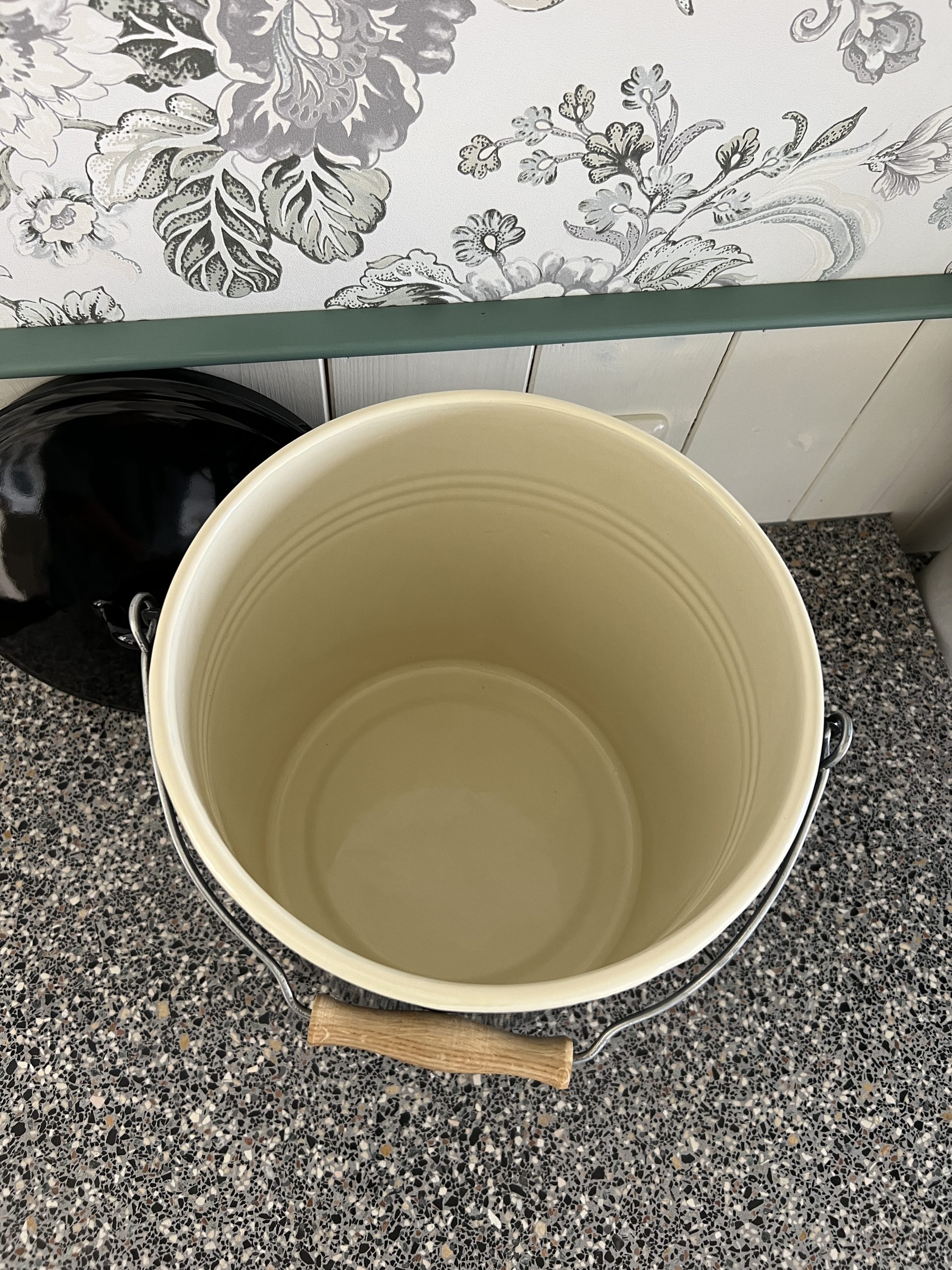 Emaille emmer met deksel zwart/creme - Afbeelding 3